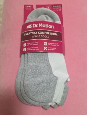 Everyday Compression Ankle Socks - Gray & White (Women) Pair